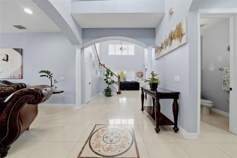 Villa ou maison à vendre à Tampa, Floride: 5 chambres, 341.04 m2 № 2201320 - photo 2