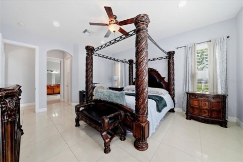 Villa ou maison à vendre à Tampa, Floride: 5 chambres, 341.04 m2 № 2201320 - photo 20