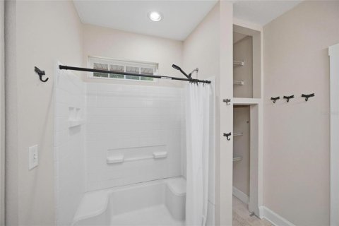 House in Winter Haven, Florida 3 bedrooms, 121.7 sq.m. № 2215690 - photo 21
