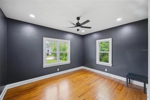 House in Winter Haven, Florida 3 bedrooms, 121.7 sq.m. № 2215690 - photo 13