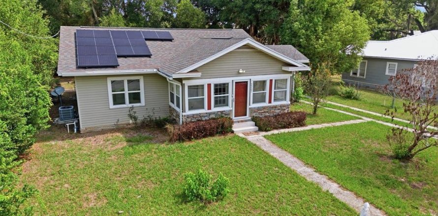 House in Winter Haven, Florida 3 bedrooms, 121.7 sq.m. № 2215690