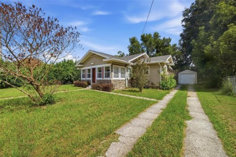 House in Winter Haven, Florida 3 bedrooms, 121.7 sq.m. № 2215690 - photo 4