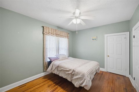House in Winter Haven, Florida 3 bedrooms, 121.7 sq.m. № 2215690 - photo 15
