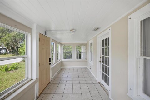 House in Winter Haven, Florida 3 bedrooms, 121.7 sq.m. № 2215690 - photo 6