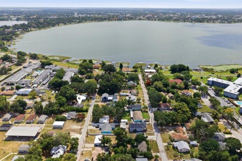House in Winter Haven, Florida 3 bedrooms, 121.7 sq.m. № 2215690 - photo 30