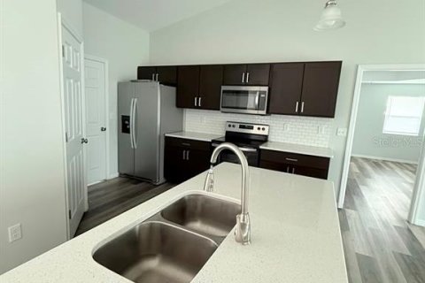 House in Ocala, Florida 3 bedrooms, 140.1 sq.m. № 2232431 - photo 4