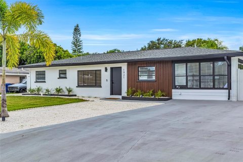 House in Sarasota, Florida 4 bedrooms, 161.19 sq.m. № 2280224