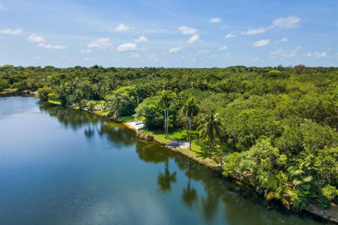 Land in Coral Gables, Florida № 1766821 - photo 13