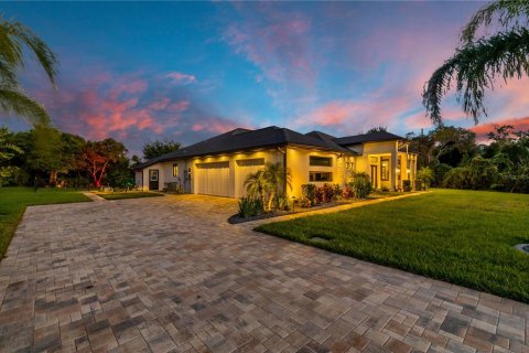 Villa ou maison à vendre à New Smyrna Beach, Floride: 4 chambres, 339.19 m2 № 2430526 - photo 7