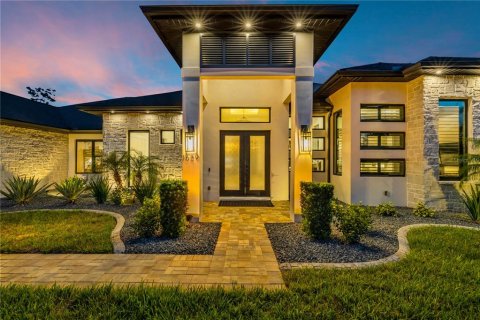 Villa ou maison à vendre à New Smyrna Beach, Floride: 4 chambres, 339.19 m2 № 2430526 - photo 8