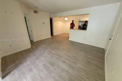 Снять в аренду кондоминиум в Пемброк-Пайнс, Флорида 1 спальня, 68.65м2, № 2004664 - фото 6