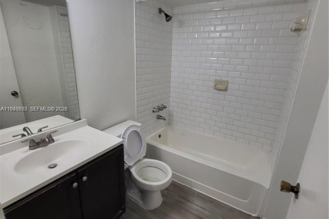 Снять в аренду кондоминиум в Пемброк-Пайнс, Флорида 1 спальня, 68.65м2, № 2004664 - фото 12