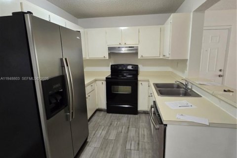 Снять в аренду кондоминиум в Пемброк-Пайнс, Флорида 1 спальня, 68.65м2, № 2004664 - фото 7