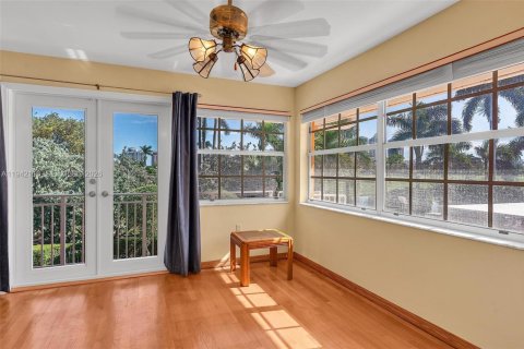 Casa en venta en Miami Beach, Florida, 5 dormitorios, 558.44 m2 № 1999071 - foto 13