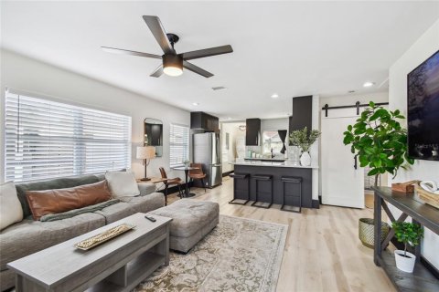 Casa en alquiler en Tampa, Florida, 2 dormitorios, 80.73 m2 № 2111214 - foto 8