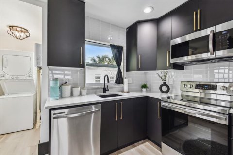 Casa en alquiler en Tampa, Florida, 2 dormitorios, 80.73 m2 № 2111214 - foto 28