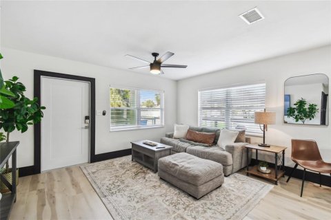 Casa en alquiler en Tampa, Florida, 2 dormitorios, 80.73 m2 № 2111214 - foto 10