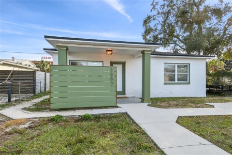 Casa en alquiler en Tampa, Florida, 2 dormitorios, 80.73 m2 № 2111214 - foto 2