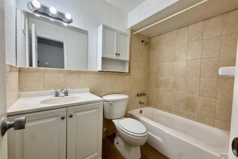 Appartement à louer à Pompano Beach, Floride: 1 chambre, 83.61 m2 № 2415803 - photo 4