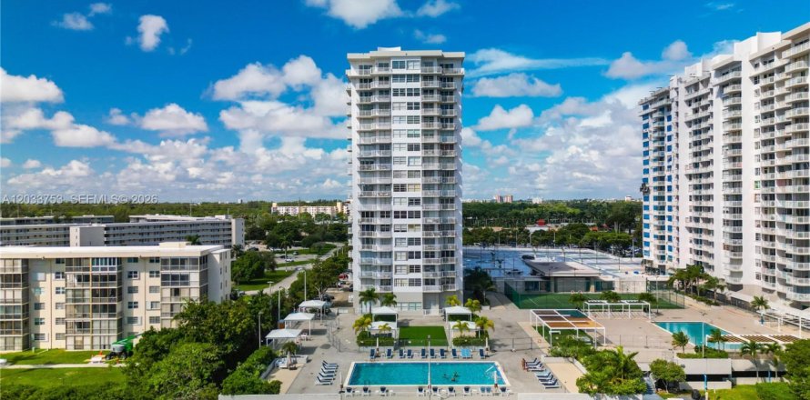 Condo in Aventura, Florida, 2 bedrooms  № 2078126