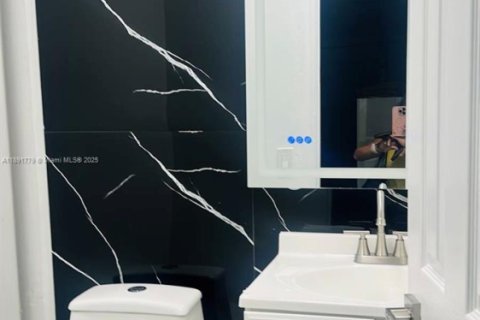 Casa en alquiler en Deerfield Beach, Florida, 3 dormitorios, 161.09 m2 № 2059814 - foto 21