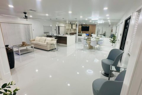 Casa en alquiler en Deerfield Beach, Florida, 3 dormitorios, 161.09 m2 № 2059814 - foto 13