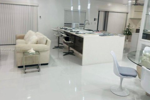 Casa en alquiler en Deerfield Beach, Florida, 3 dormitorios, 161.09 m2 № 2059814 - foto 4