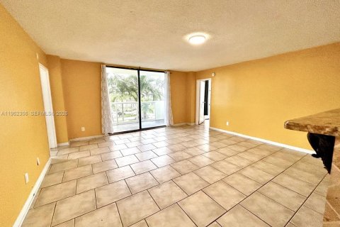 Copropriété à vendre à North Miami, Floride: 2 chambres, 97.55 m2 № 2024983 - photo 12