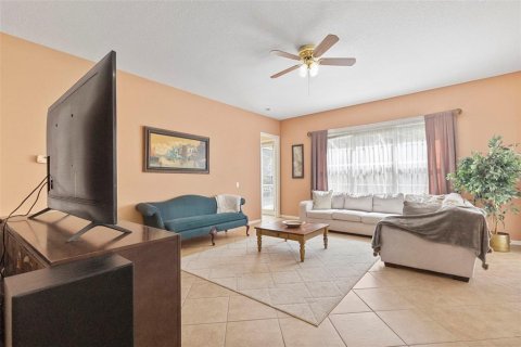 Casa en venta en Tampa, Florida, 5 dormitorios, 299.24 m2 № 2215869 - foto 9
