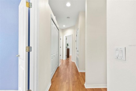 Casa en venta en Tampa, Florida, 5 dormitorios, 299.24 m2 № 2215869 - foto 25