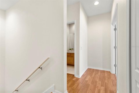 Casa en venta en Tampa, Florida, 5 dormitorios, 299.24 m2 № 2215869 - foto 24