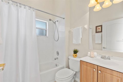 Casa en venta en Tampa, Florida, 5 dormitorios, 299.24 m2 № 2215869 - foto 23