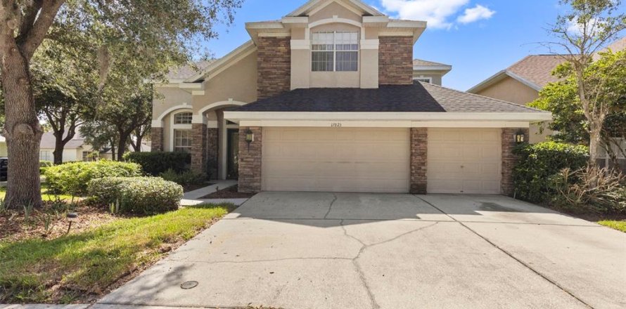 Casa en Tampa, Florida 5 dormitorios, 299.24 m2 № 2215869