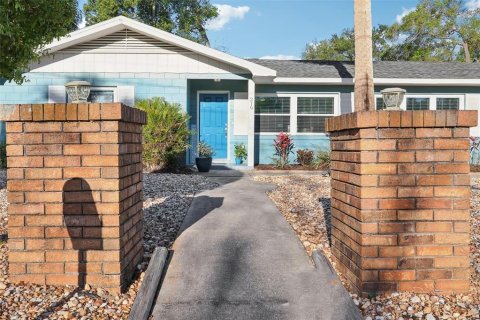 House in Mount Dora, Florida 3 bedrooms, 228.45 sq.m. № 1598537 - photo 6