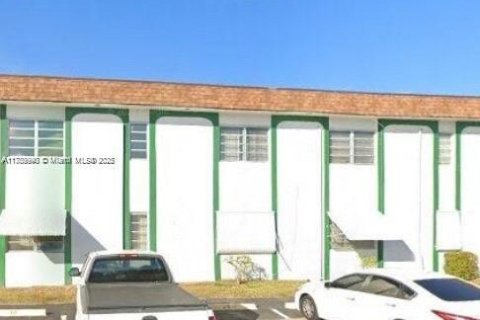 Купить кондоминиум в Холливуд, Флорида 1 спальня, 53.51м2, № 1958861 - фото 1