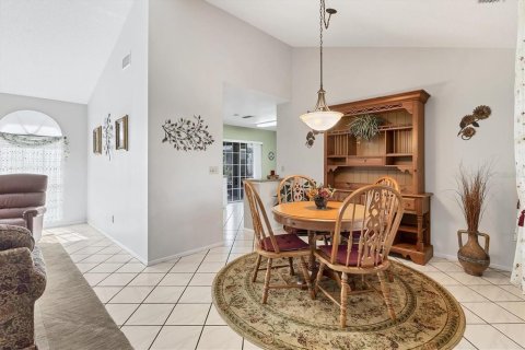 House in Bradenton, Florida 3 bedrooms, 128.76 sq.m. № 1541767 - photo 9