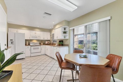House in Bradenton, Florida 3 bedrooms, 128.76 sq.m. № 1541767 - photo 14