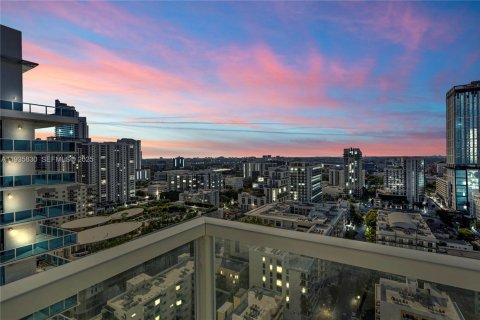 Condo in Miami, Florida, 2 bedrooms  № 1994766 - photo 10