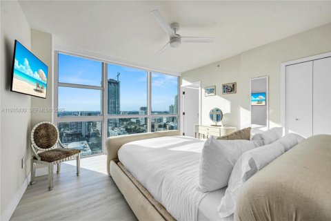 Condo in Miami, Florida, 2 bedrooms  № 1994766 - photo 15