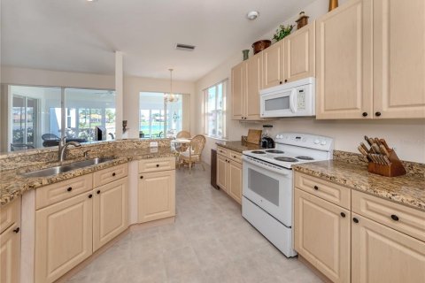 House in Venice, Florida 2 bedrooms, 157.28 sq.m. № 1795901 - photo 12
