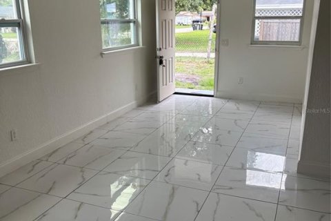 Villa ou maison à vendre à Orlando, Floride: 3 chambres, 93.37 m2 № 2120932 - photo 4