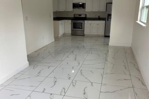Villa ou maison à vendre à Orlando, Floride: 3 chambres, 93.37 m2 № 2120932 - photo 3