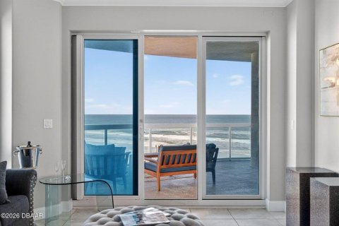 Condo in Daytona Beach Shores, Florida, 2 bedrooms № 2259545 - photo 18