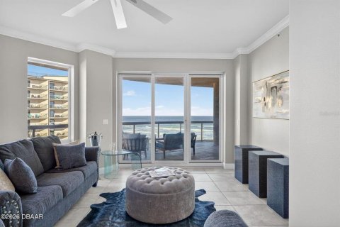 Condo in Daytona Beach Shores, Florida, 2 bedrooms № 2259545 - photo 19