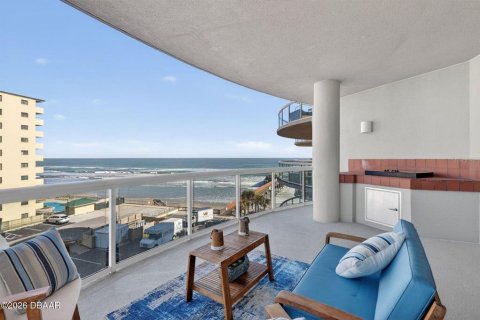 Condo in Daytona Beach Shores, Florida, 2 bedrooms № 2259545 - photo 4