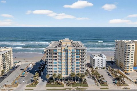 Condo in Daytona Beach Shores, Florida, 2 bedrooms № 2259545