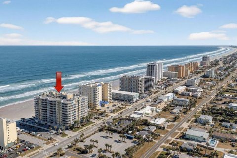 Condo in Daytona Beach Shores, Florida, 2 bedrooms № 2259545 - photo 12