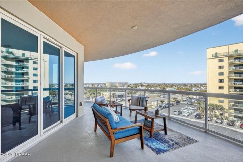 Condo in Daytona Beach Shores, Florida, 2 bedrooms № 2259545 - photo 8