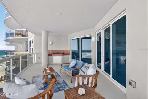 Condo in Daytona Beach Shores, Florida, 2 bedrooms № 2259545 - photo 9