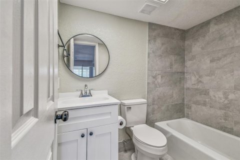 Condo in New Port Richey, Florida, 2 bedrooms  № 1855488 - photo 30